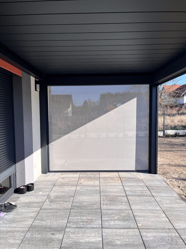 Pergola lamelowa z roletami Screen ZIP