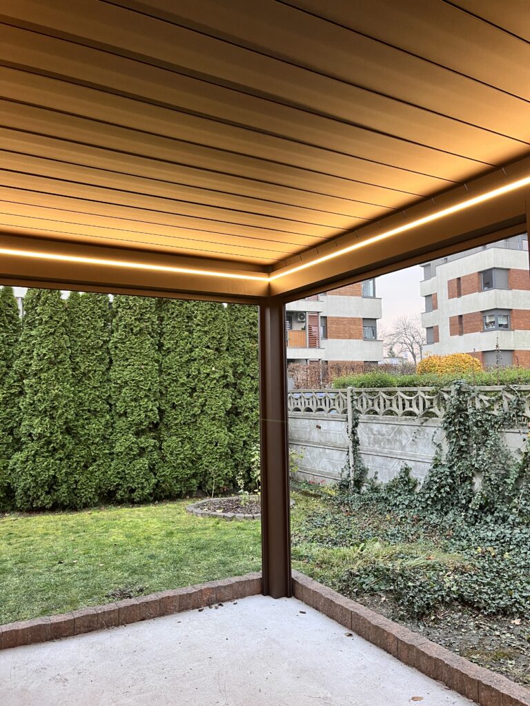 Pergola z obracanym dachem